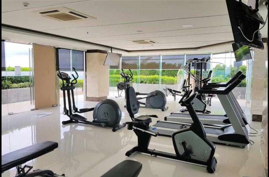 Appartamento The Peak Towers Pattaya Esterno foto