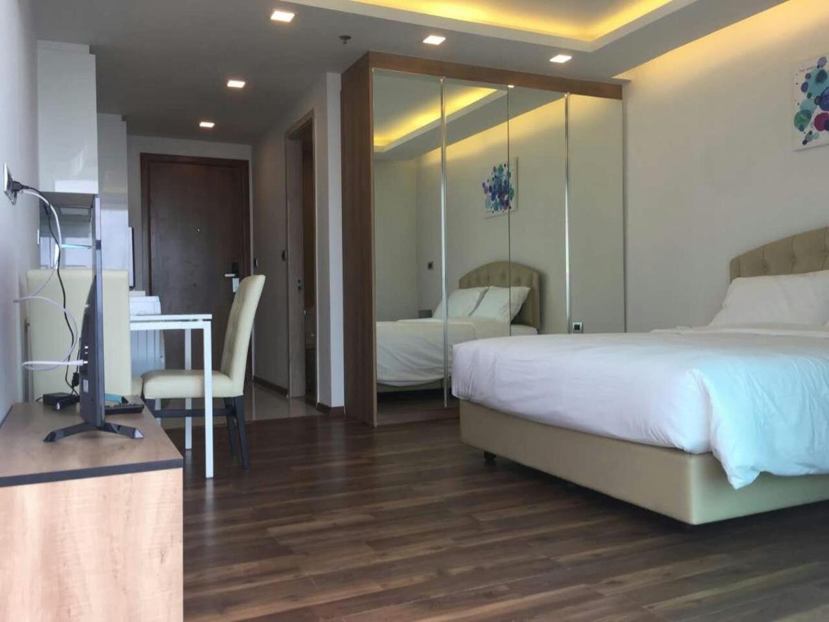 Appartamento The Peak Towers Pattaya Esterno foto