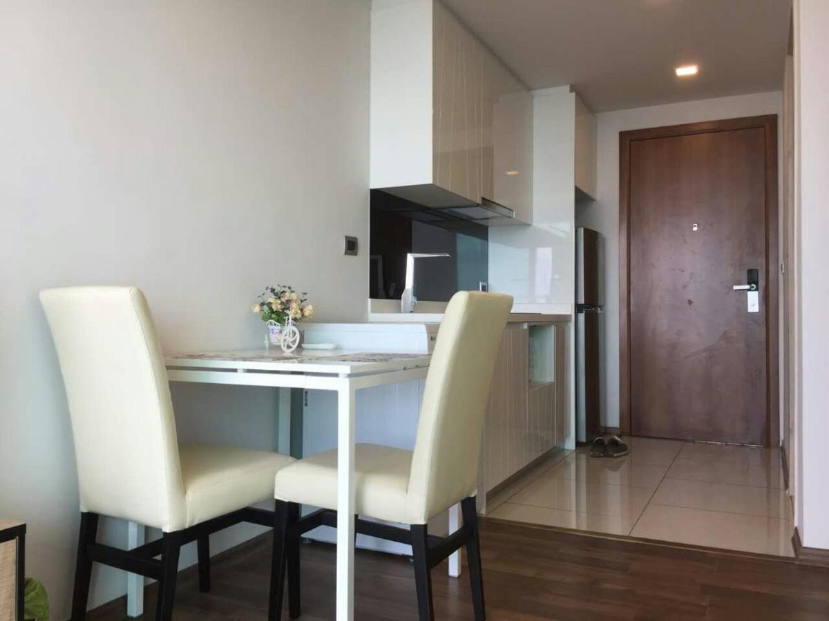 Appartamento The Peak Towers Pattaya Esterno foto